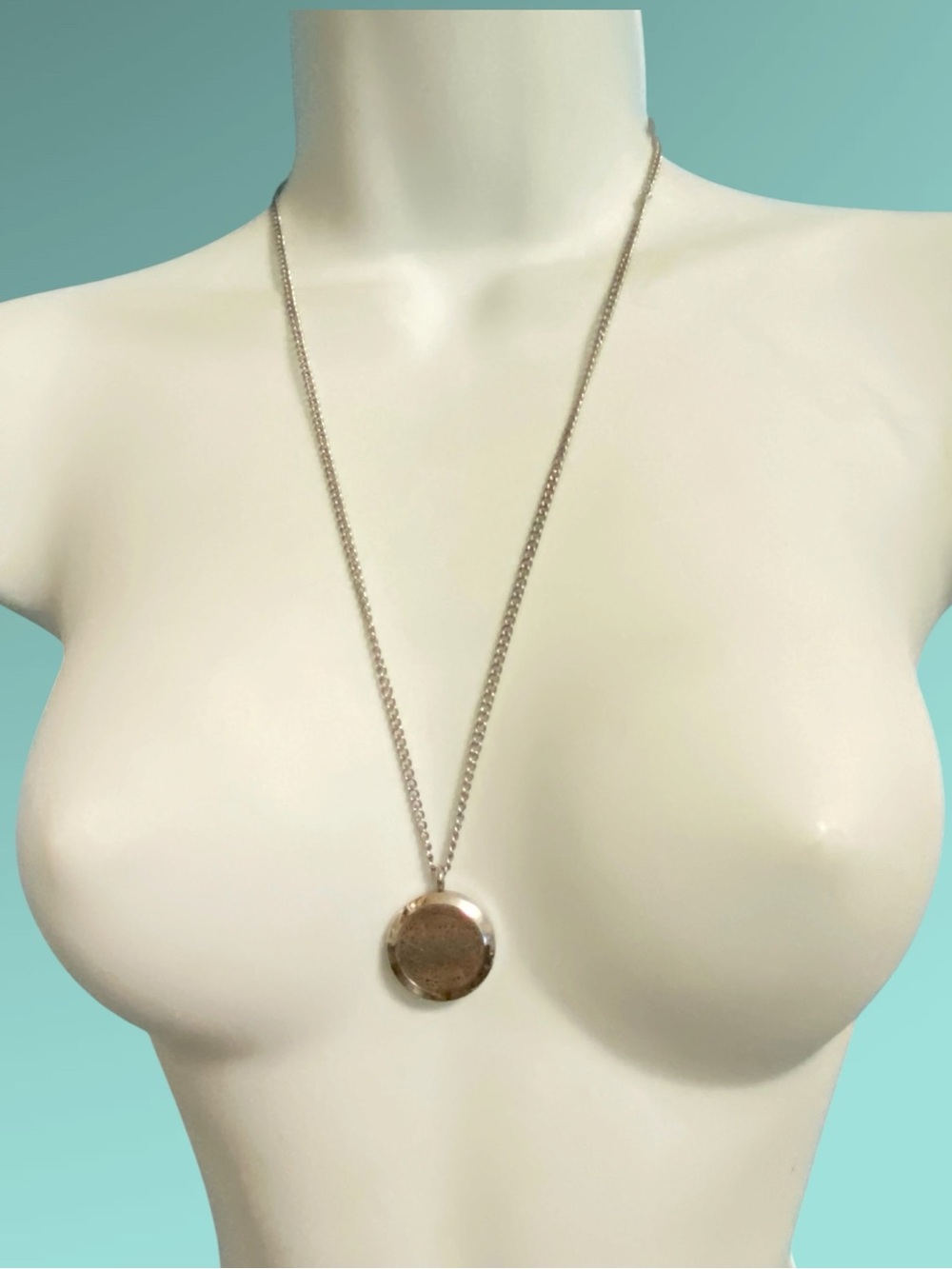 Aromatherapy Locket Necklace Essential Oil Diffuser Stainless Steel